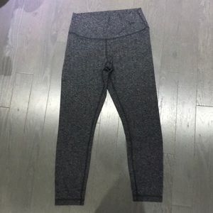 LULULEMON grey chevron leggings! super soft